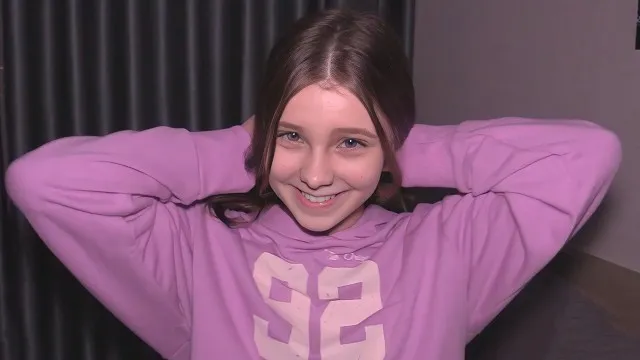 18Yo Teen Gets Her Hole Stretched