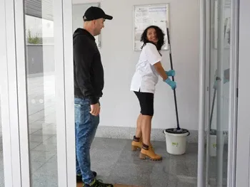 Fake Producer Tricking the Cleaning Girl Into Fulfilling the Spanish Dream! Vanessa Fox, You Debut with Anal ;-P