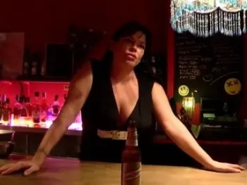 Camarera De Dia, Puton De Noche. Giny Es La Buenorra Tetona Que Te Pone Las Birras En El Bar De Tu Barrio