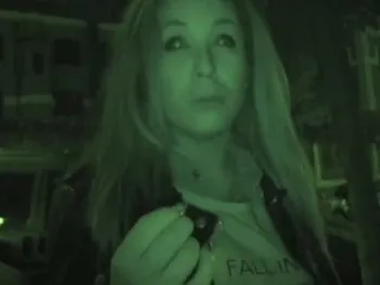 Necesita Pasta y Por 200? Nos La Follamos. Asi Empieza Joana En El Porno