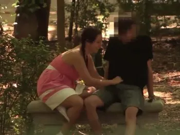 Alba Hunts in El Retiro a Teen with a Girlfriend. "Would You Cuckold Your Girlfriend for Everyone in Spain to See?"