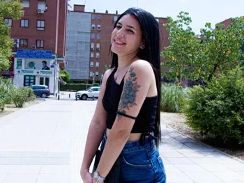 Paola White Is Your Neighbor! a Walk Through Leganes? From Erotic Massages to Your Future Horsetail.