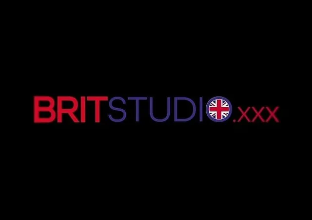 Two British Girls Play With Each Other And Cum Hard