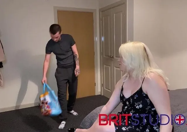 Kinky Chloe Blows Her Friend