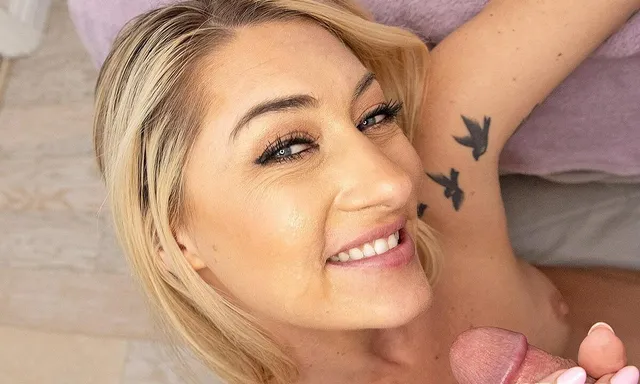 Porn Booty And Sex Toys With MILF Whitney Oc
