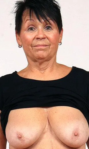 Plumper Big Breasts Gilf Elma Is Facesitting A Boy