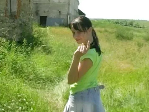 Sexy Euro teen giving herself a good fuck with her favorite dildo