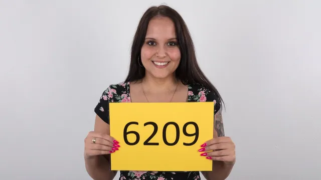 Czechcasting - Busty 18 Y/O Denisa in 180 Deg