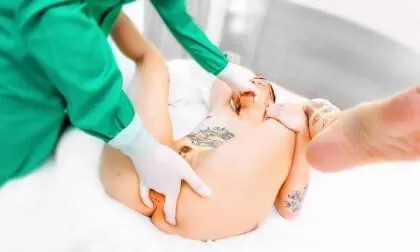 Alt Girl Wants Doctor's Fist