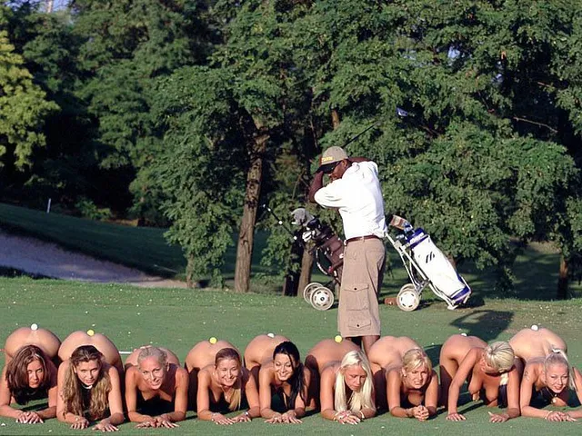 Eighteen Holes, Passion on the Green, Report