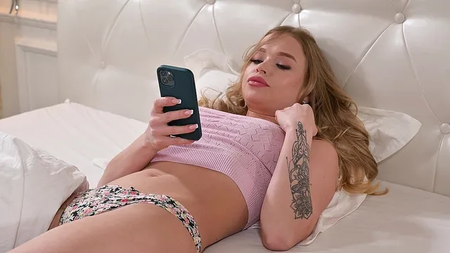 Boss's Teenage Daugther Alexa Flexy Dp'd By Two Employees Gp2319