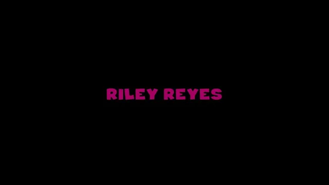 Riley reyes swallows Mike Hunt after rimming blowjob
