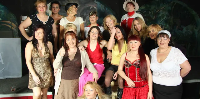 Big mature sex party at the lesbian bar