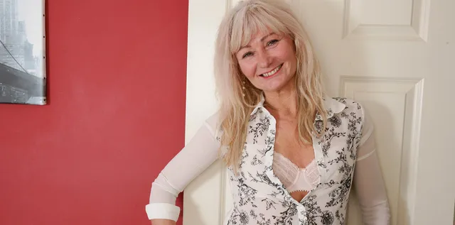 Celeste is a 41 years old MILF that loves BBC gloryholes