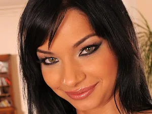 Top 25 Romanian girls