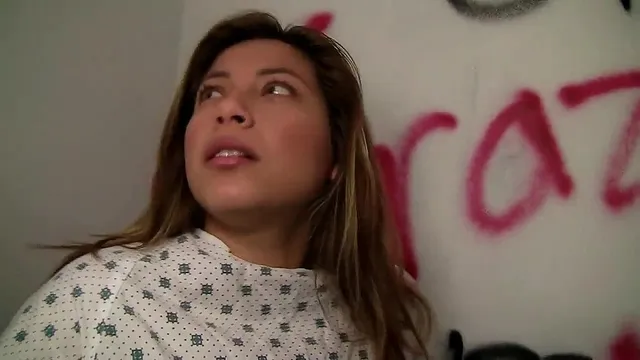 sierra sanders deepthroats jay huntington and talon valenti through glory hole