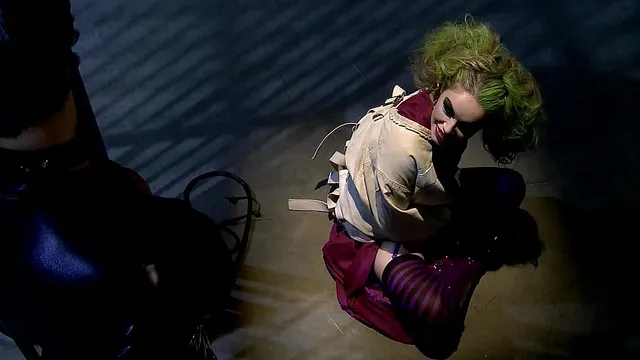 Katwoman jennifer dark prowls into a prison cage 3way