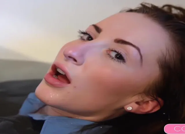 Sophia Smith Gets Drenched In The Bathtub In Her Tight School Outfit!