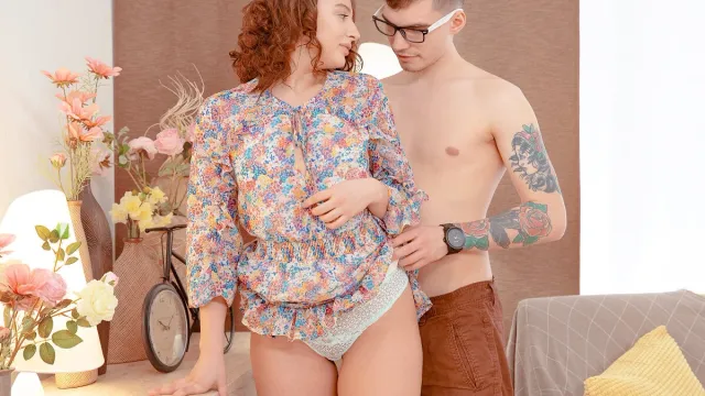Hottie Opens Pussy for a Doggy Fuck