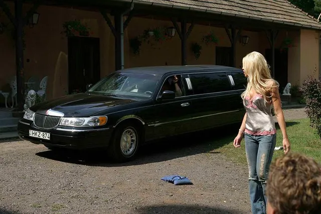 Automobile Lesbain Orgy